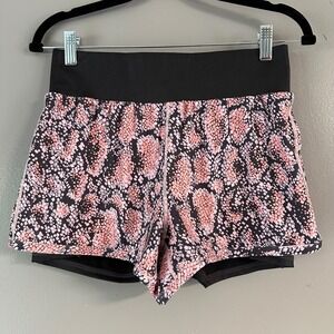 FABLETICS OLESIA SHINE PINK‎ PRINT BLACK SHORTS